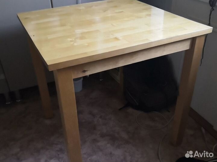 Стол IKEA 72на72 см