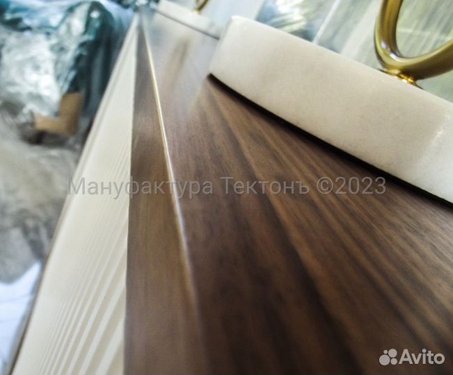 Дизайнерская тумба в шпоне Американский орех