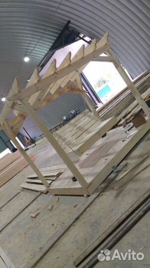 Садовые качели из дерева