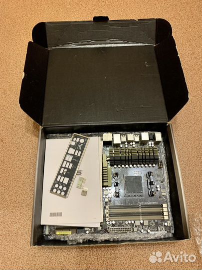 Материнская плата asus sabertooth am3