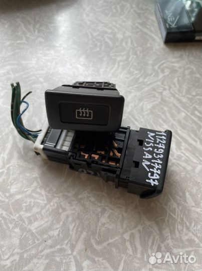 Кнопки аварийки и обогрева nissan bluebird u14