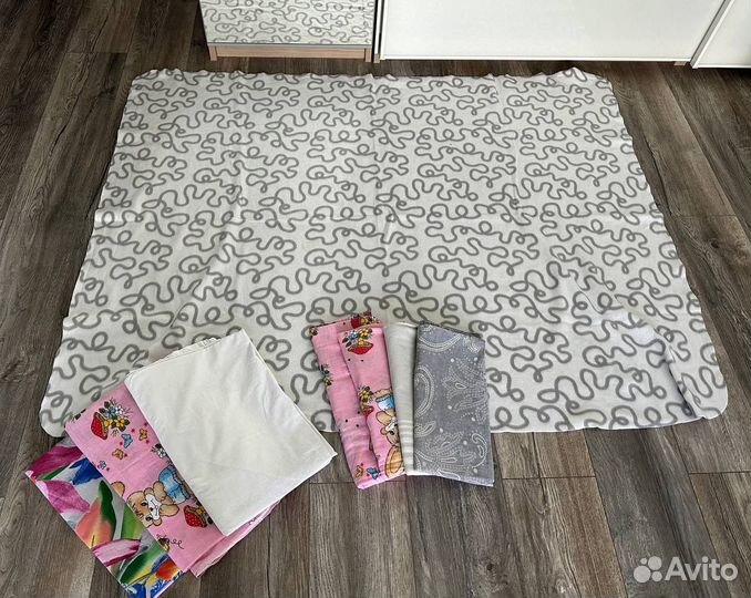 Плед IKEA, 4 наволочки, 3 простыни пакетом