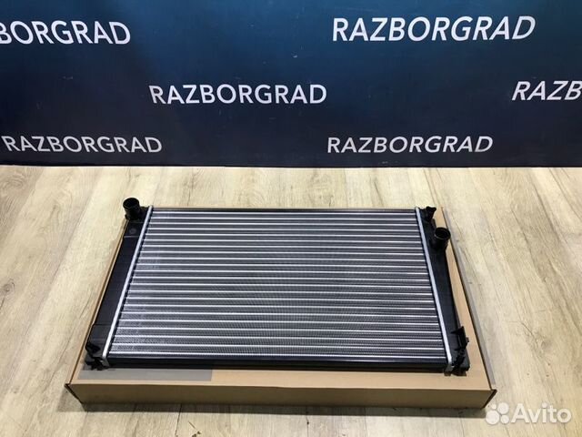 Радиатор охлаждения Toyota Rav 4 2.0 2007-2012