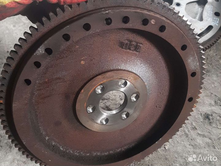 Маховик 1.0i Toyota Yaris 1SZ-FE