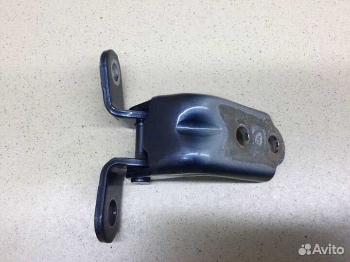 Петля двери задней правой нижняя Kia Ceed