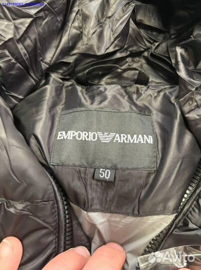 Привлекательный пуховик от Armani