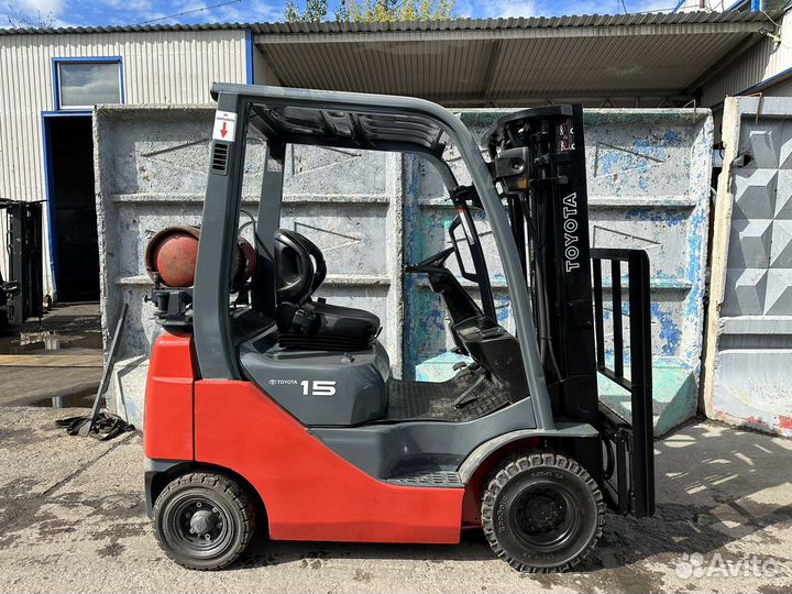 Вилочный погрузчик Toyota 32-8FG18, 2008