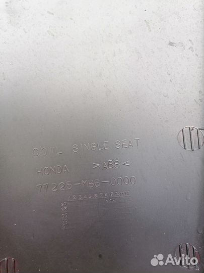 Заглушка сидения пассажира honda vfr 800 5 gen