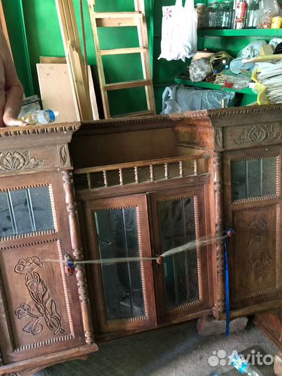 Старинный буфет