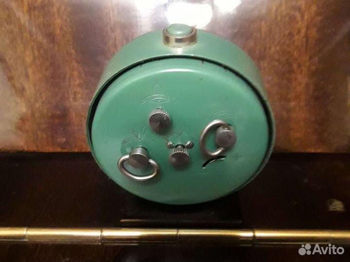 Часы будильник СССР