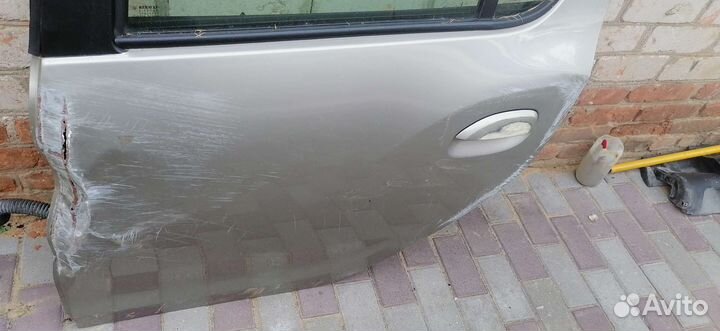 Дверь задняя левая renault sandero степвей 2