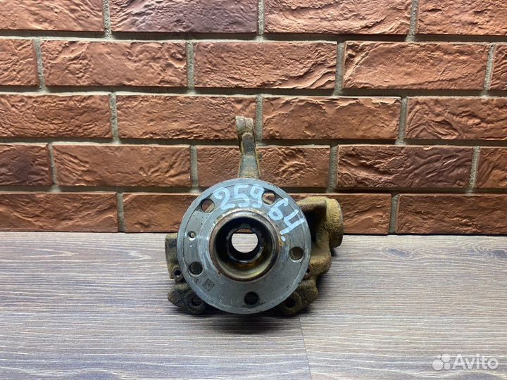 Кулак поворотный передний правый Polo Sedan Rapid