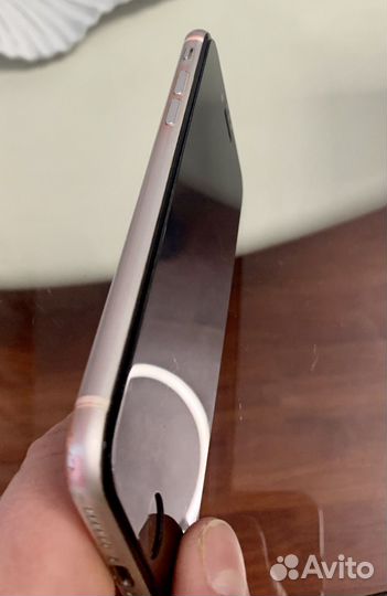 iPhone SE, 64 ГБ