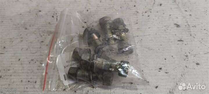 Болт крепления кардана Mitsubishi Pajero 3 99-02г