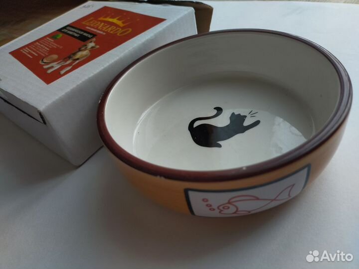 Керамическая миска для животных