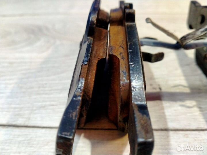 Тормозные колодки заднее Mercedes-Benz 212.054 E