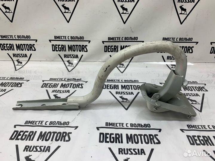 Петля багажника правая BMW 5 E60 03-10 41627111388