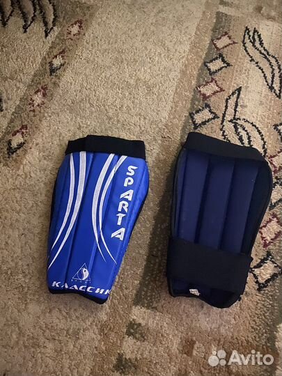 Футбольные щитки