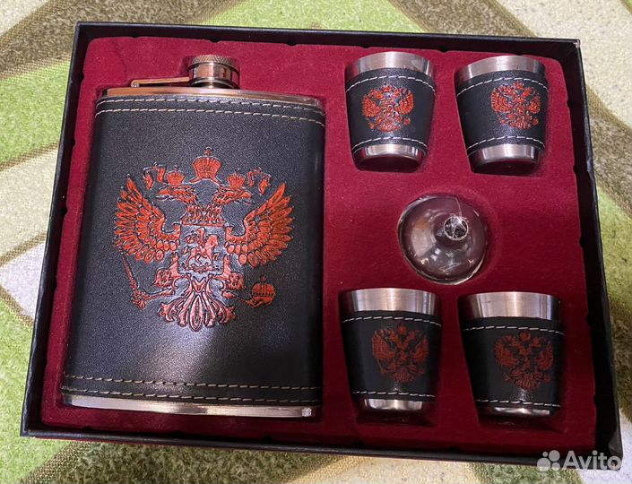 Подарочный набор фляжка с рюмками