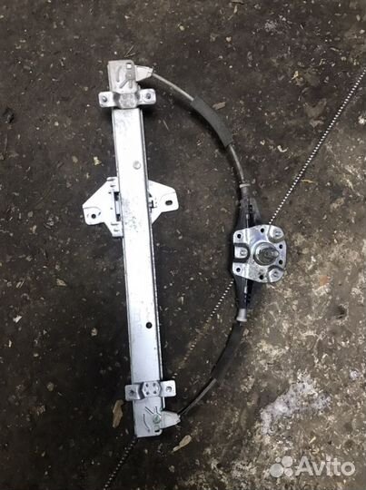 Стеклоподъемник на KIA Rio 3