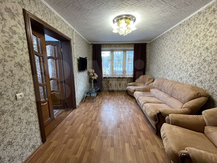 2-к. квартира, 57 м², 1/9 эт.