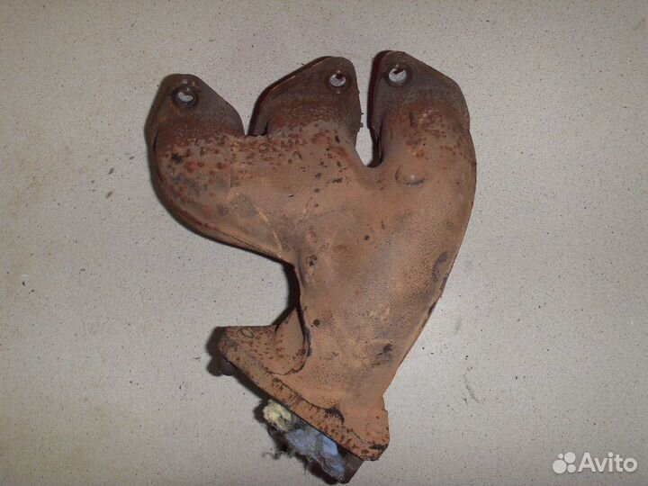 Коллектор выпускной 03H253031C Volkswagen Passat