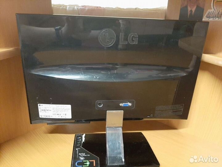 Монитор LG 19