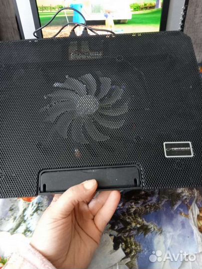 Подставка с охлаждением для ноутбука