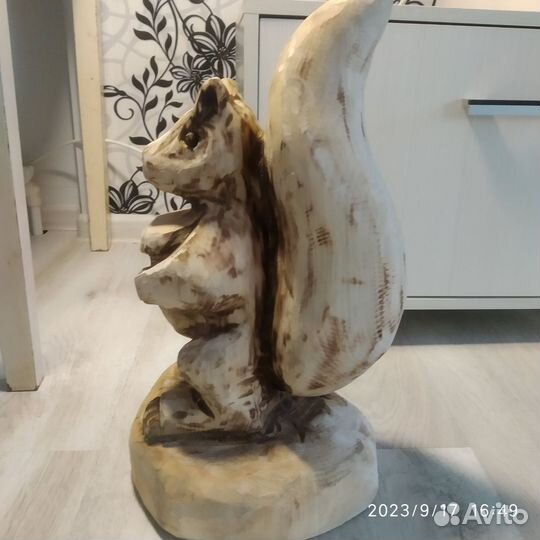 Статуэтка белка