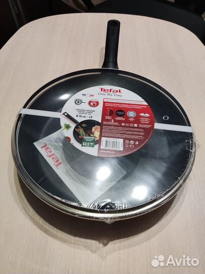 Сковорода с крышкой Tefal Day by Day 28 см (Новая)