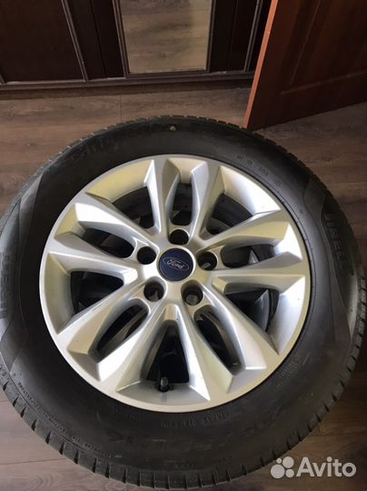 Pirelli Cinturato P7 215/55 R16