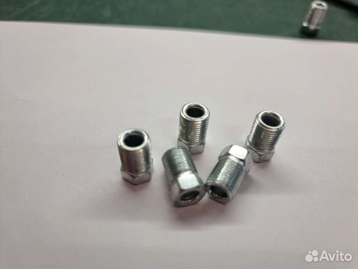 Штуцер тормозной трубки М10 шаг 1 100шт