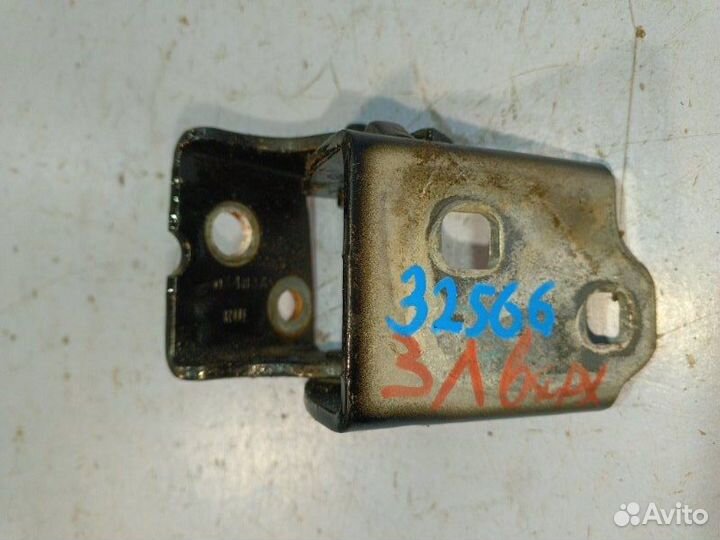 Петля двери задней левой Cadillac Escalade GMT900