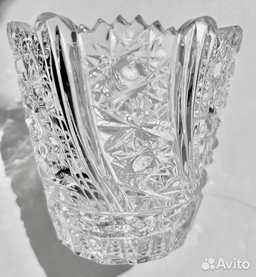 Вазы разные, хрустальные