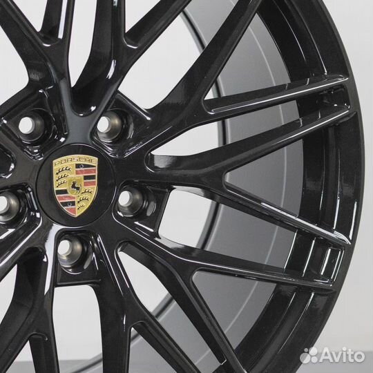 Диски R21 на Porsche Macan