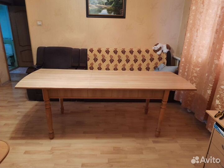 Кухонный стол