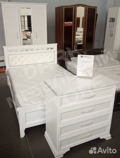 Спальный гарнитур