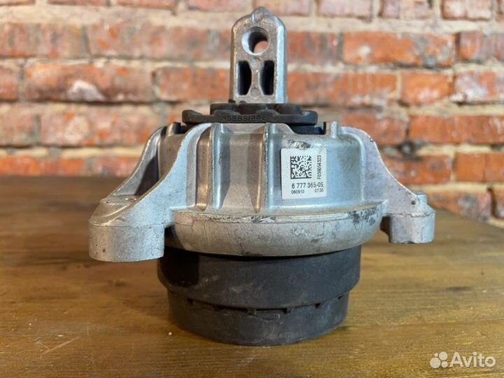 Подушка двигателя левая Bmw 5 F10 N55B30 2011