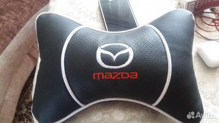 Продается подушка на подголовник Мазда