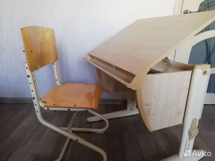 Парта и стул