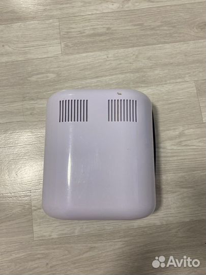 Лампа для ногтей