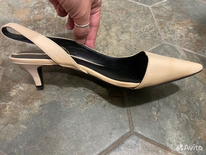 Оригинальные бежевые туфли Zara