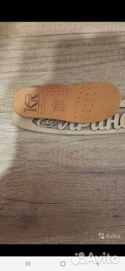 Сандалии новые