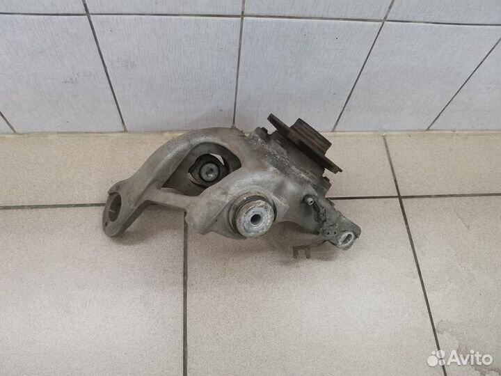 Кулак задний левый Audi A4 A5 S4 S5 Q5 A6 A7