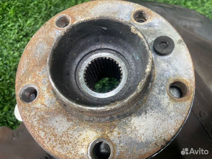 Кулак поворотный передний правый Bmw X5 E53 M54B30