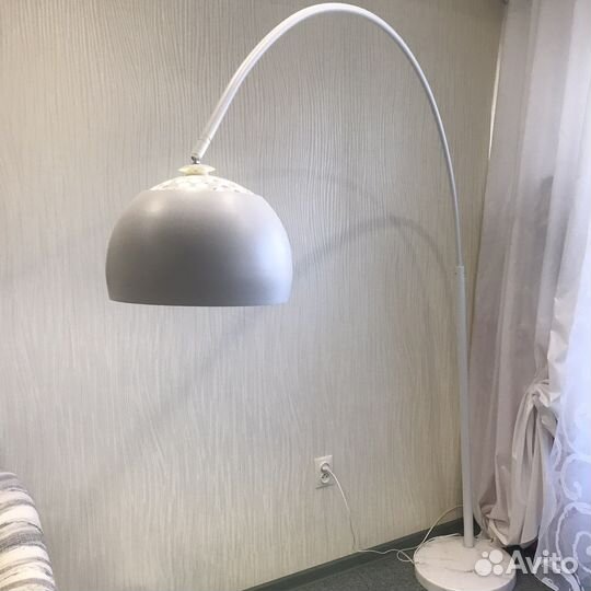 Торшер напольный с абажуром