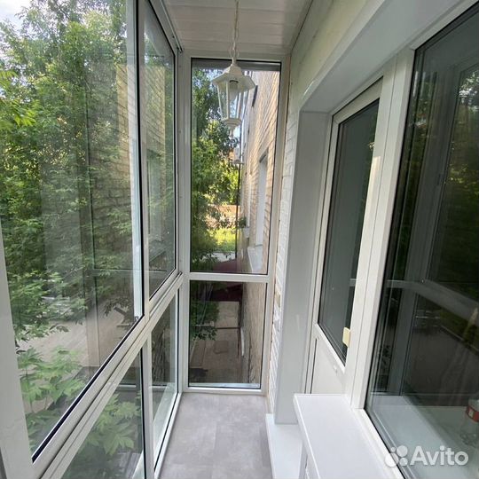 Остекление балконов в пятиэтажке. Окна пвх