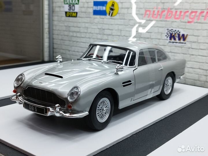 Aston Martin DB5 RHD 1964