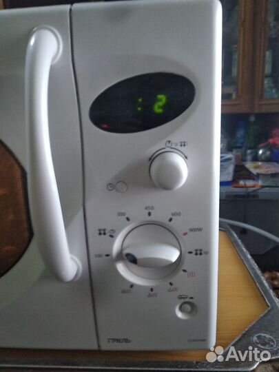 Свч Samsung CE287GNR с грилем,много програм