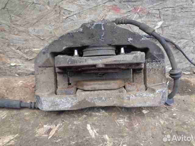 Суппорт передний левый BMW 5-Series F10